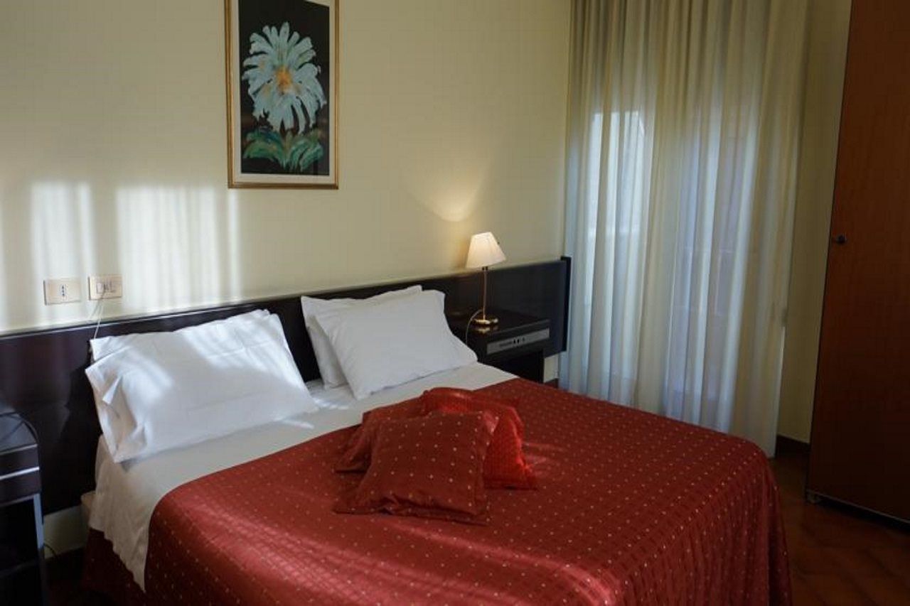 Crisol Europa Hotell Palermo Exteriör bild